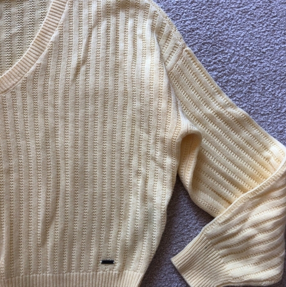 Hollister Yellow Textured VNeckLong Sleev Sweater - Picture 5 of 9